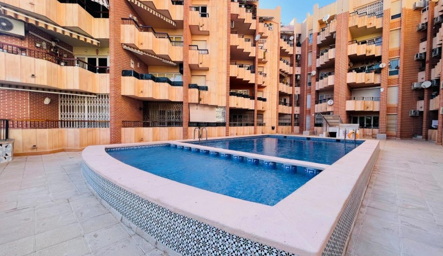 Resale - Apartment -
Torrevieja - Playa del Cura