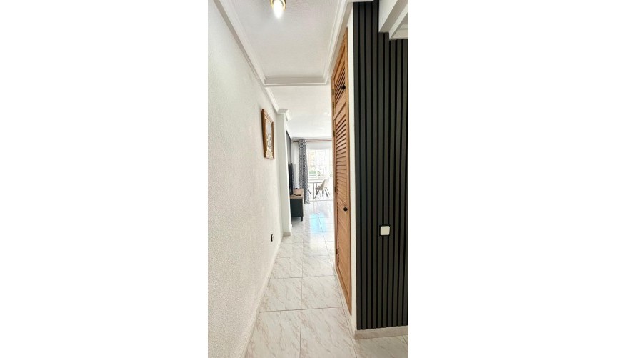 Resale - Apartment -
Torrevieja - Playa del Cura