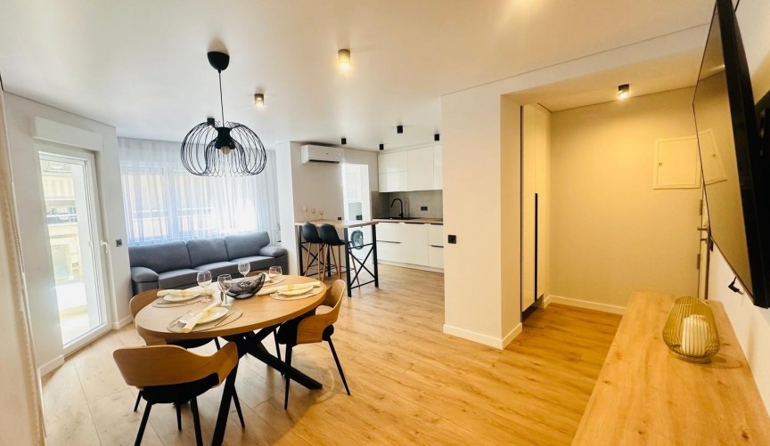 Resale - Apartment -
Torrevieja - Playa del Cura