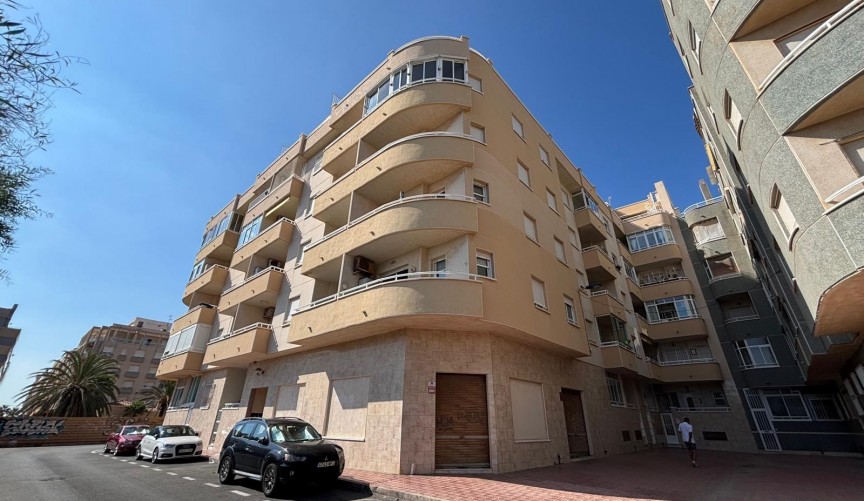 Resale - Apartment -
Torrevieja - Playa del Cura