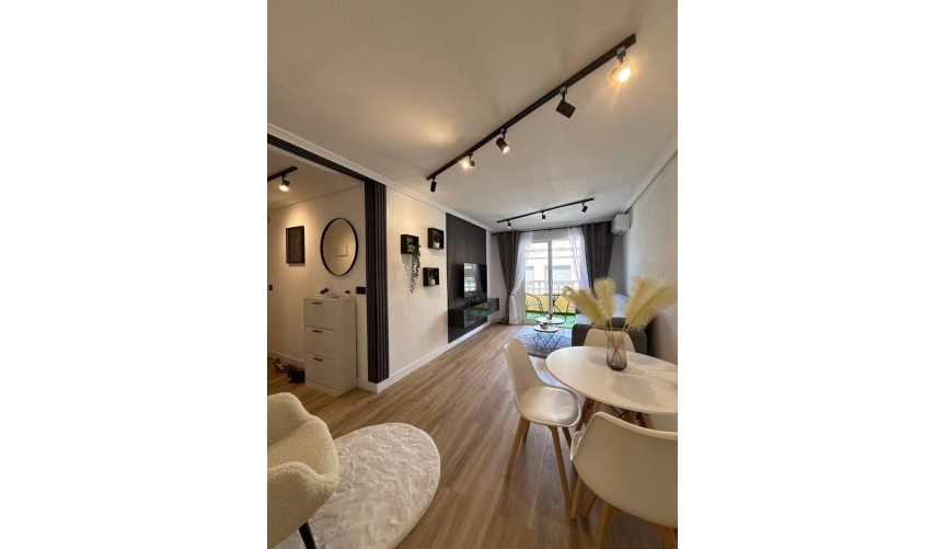 Resale - Apartment -
Torrevieja - Playa del Cura