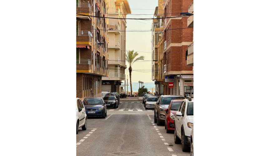 Resale - Apartment -
Torrevieja - Playa del Cura