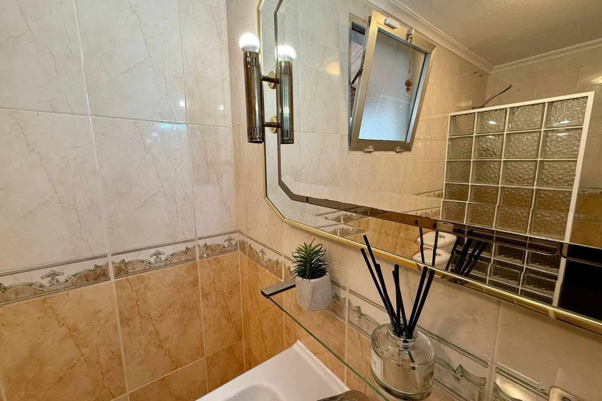 Resale - Apartment -
Torrevieja - Playa del Cura