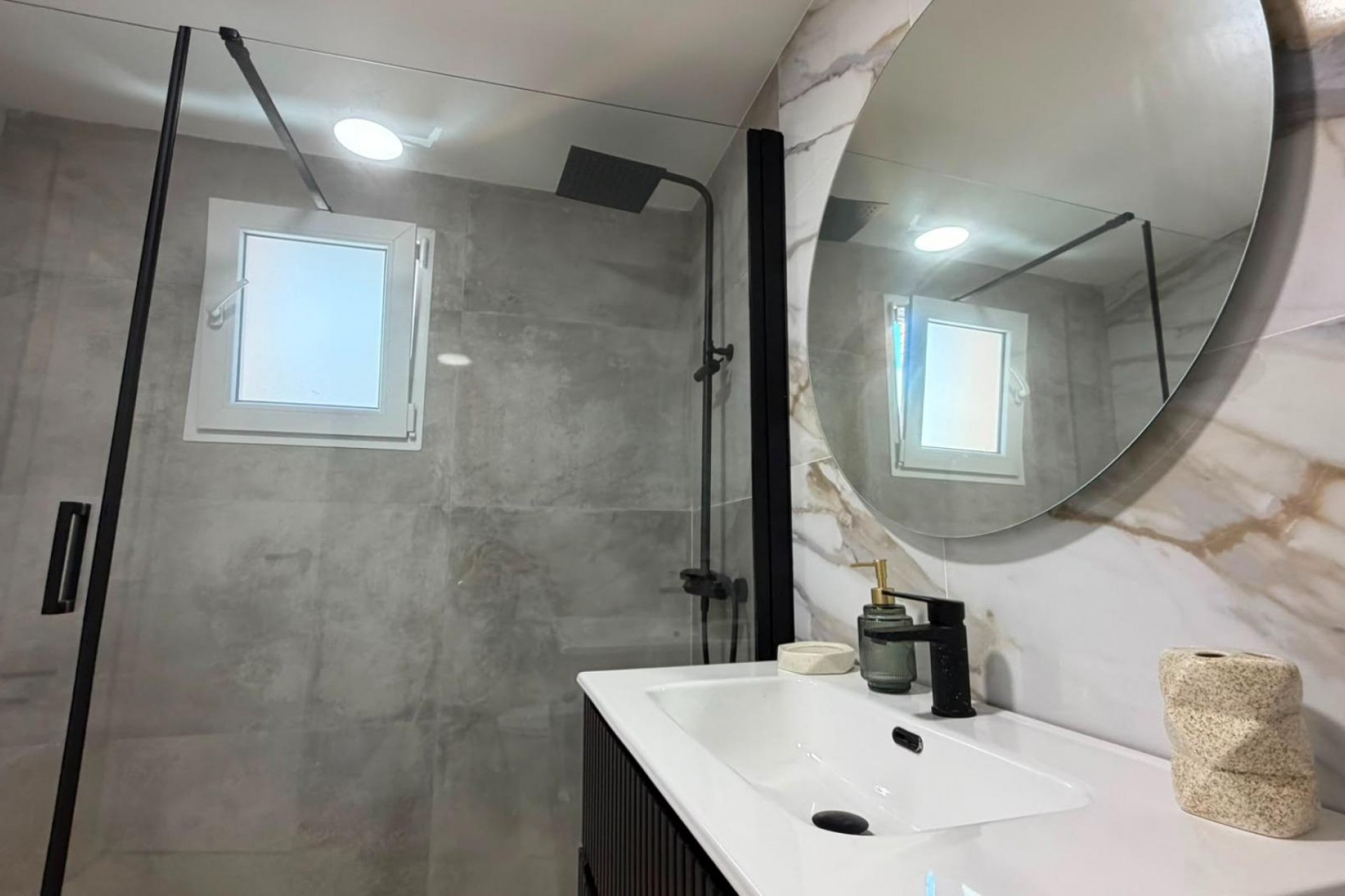 Resale - Apartment -
Torrevieja - Playa del Cura