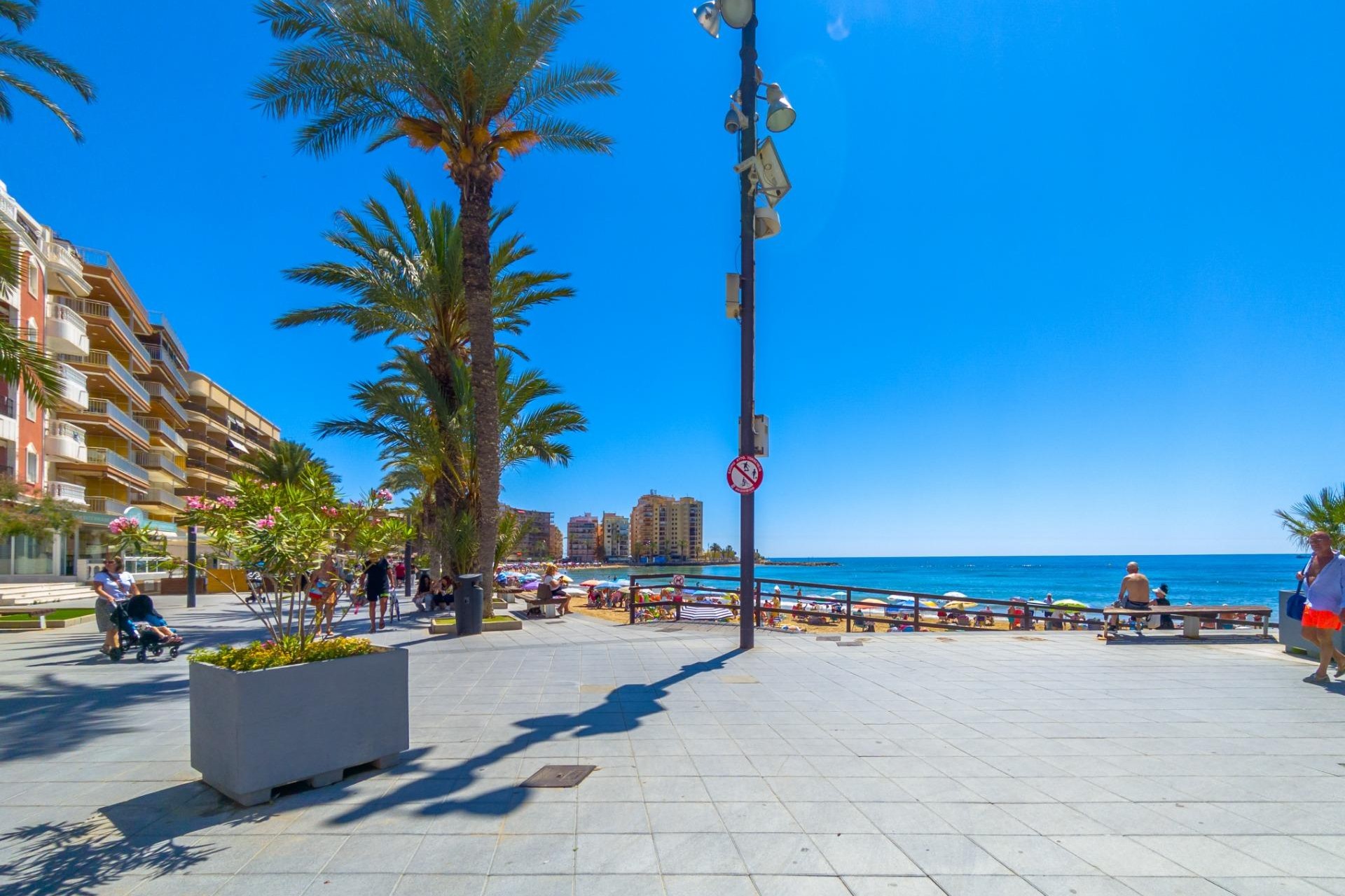 Resale - Apartment -
Torrevieja - Playa del Cura