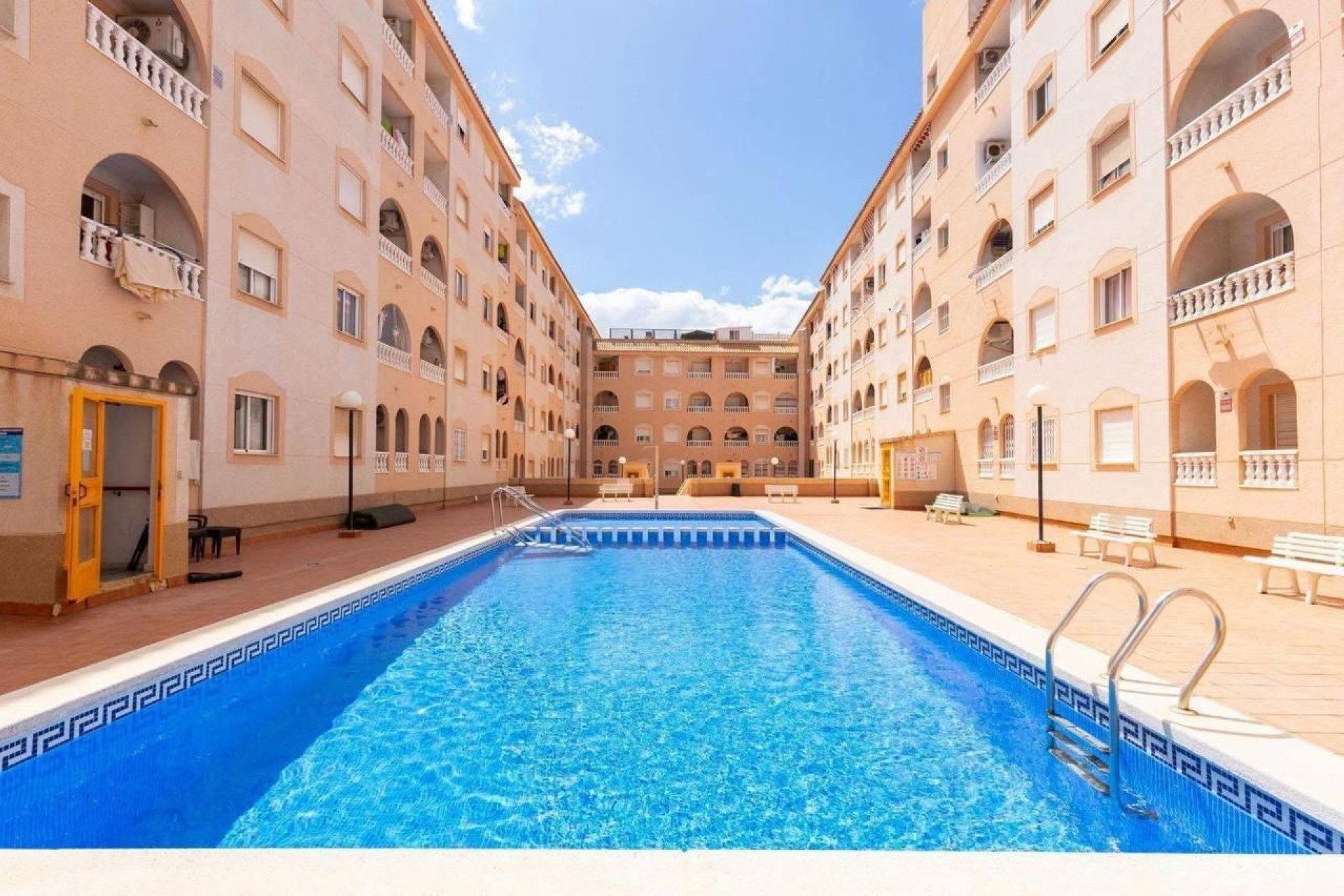 Resale - Apartment -
Torrevieja - Playa del Cura