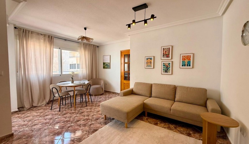 Resale - Apartment -
Torrevieja - Playa del Cura