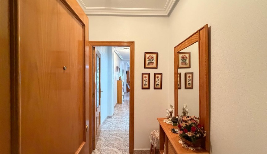 Resale - Apartment -
Torrevieja - Playa del Cura