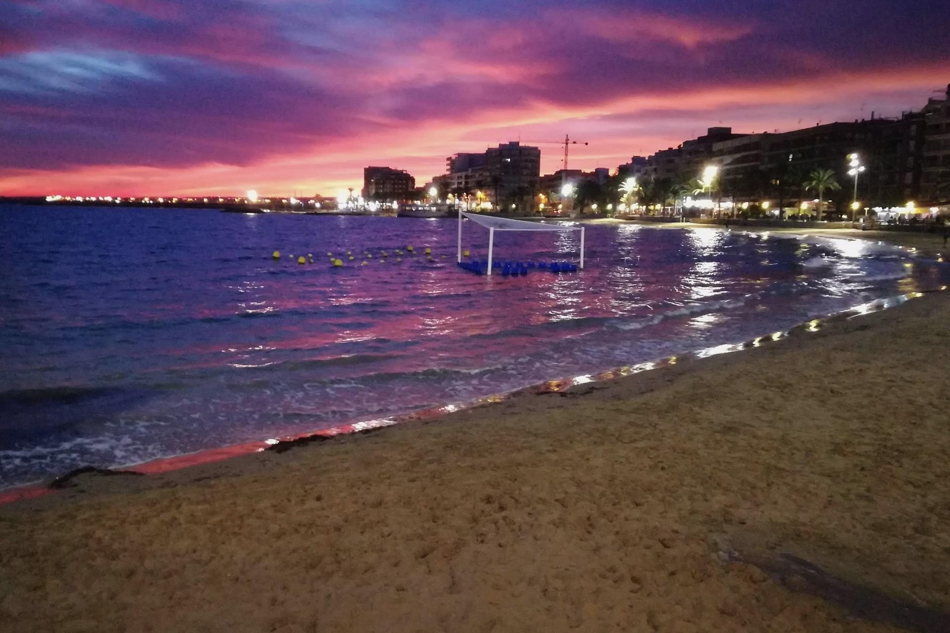 Resale - Apartment -
Torrevieja - Playa del Cura