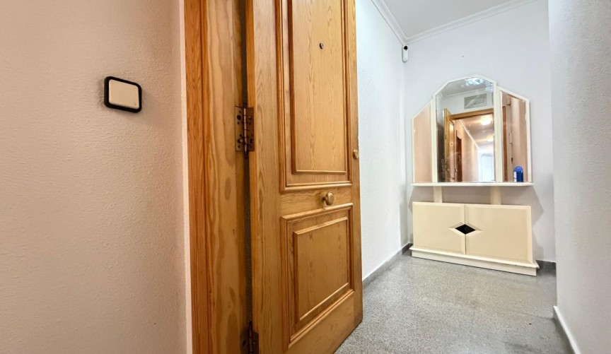 Resale - Apartment -
Torrevieja - Playa del Cura