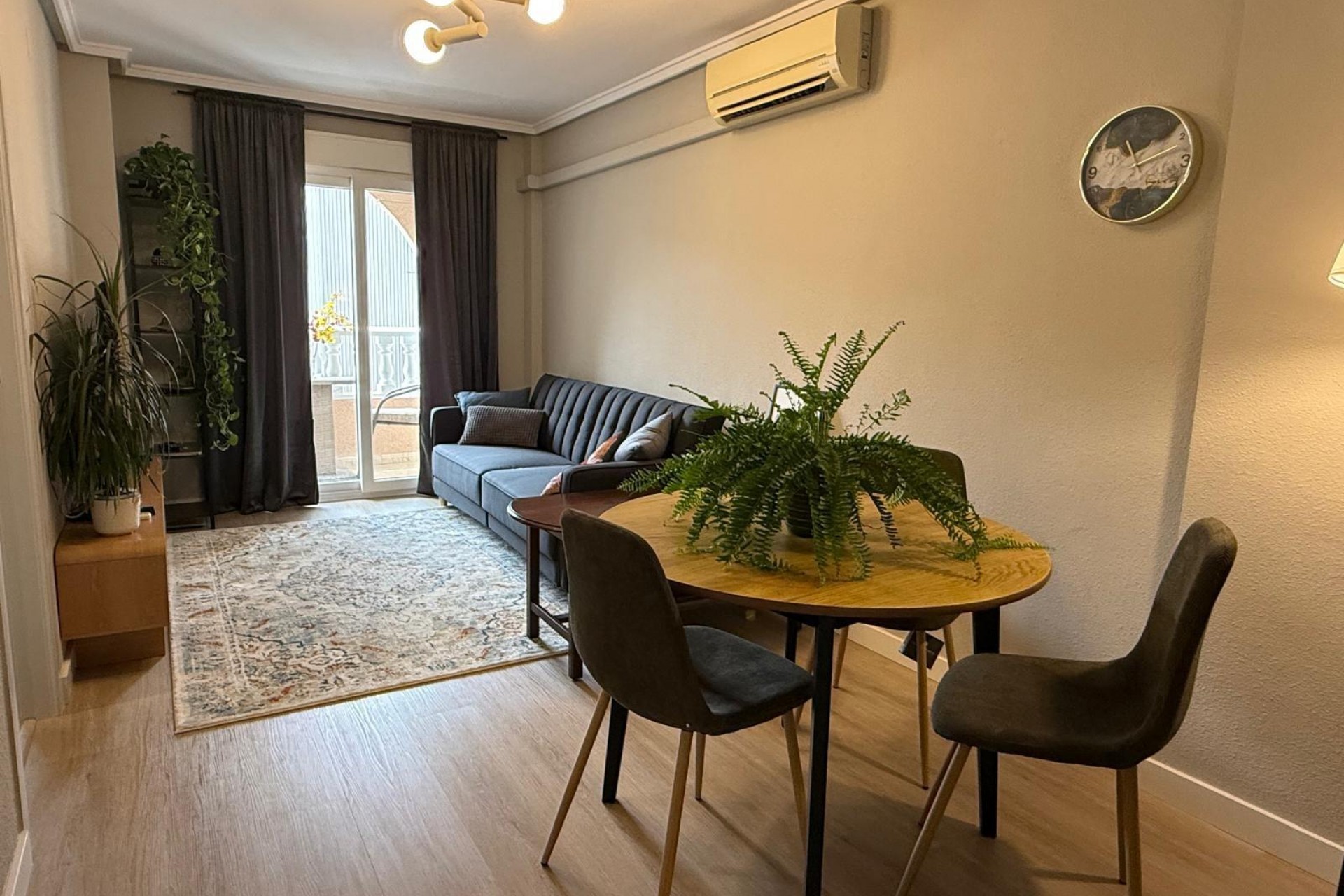 Resale - Apartment -
Torrevieja - Playa del Cura