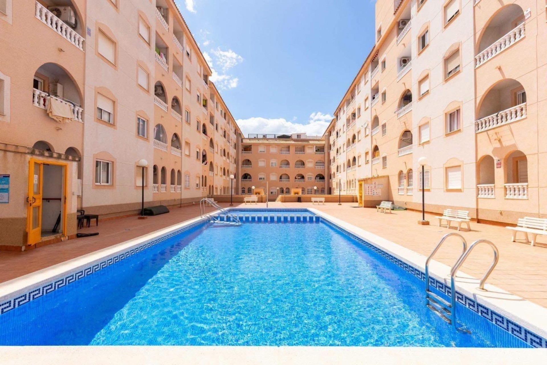 Resale - Apartment -
Torrevieja - Playa del Cura