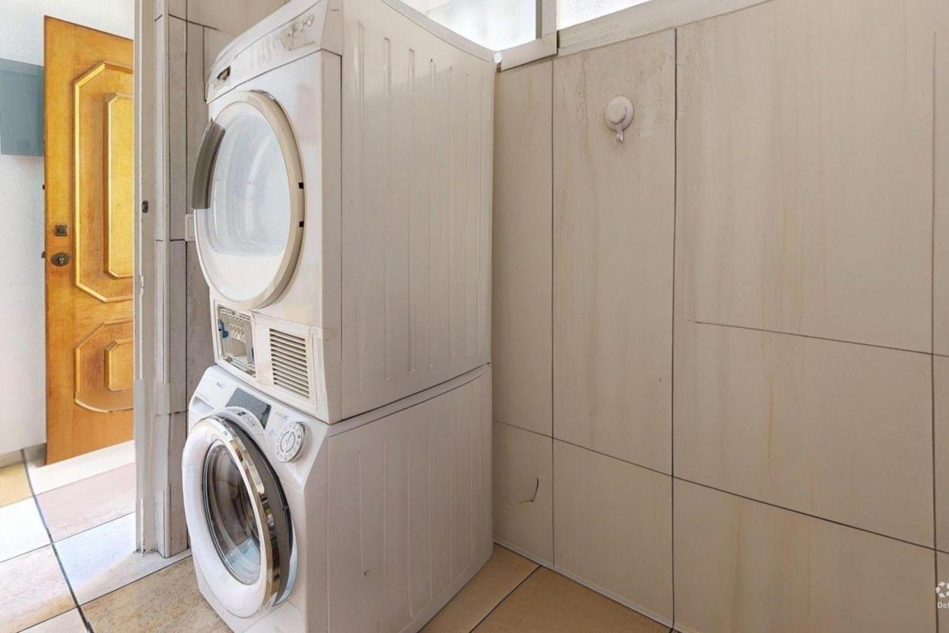 Resale - Apartment -
Torrevieja - Puerto Deportivo