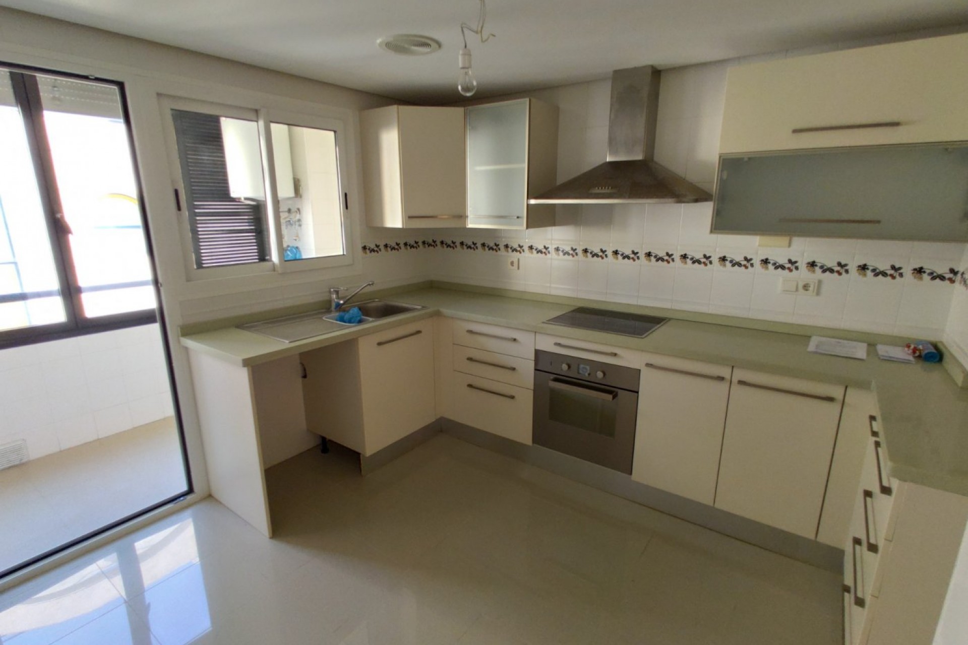 Resale - Apartment -
Torrevieja - Puerto