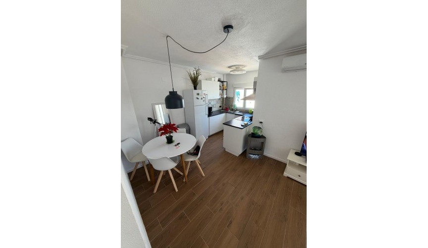 Resale - Apartment -
Torrevieja - Punta Prima