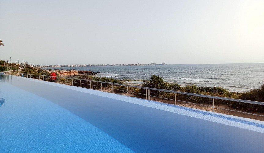 Resale - Apartment -
Torrevieja - Punta Prima