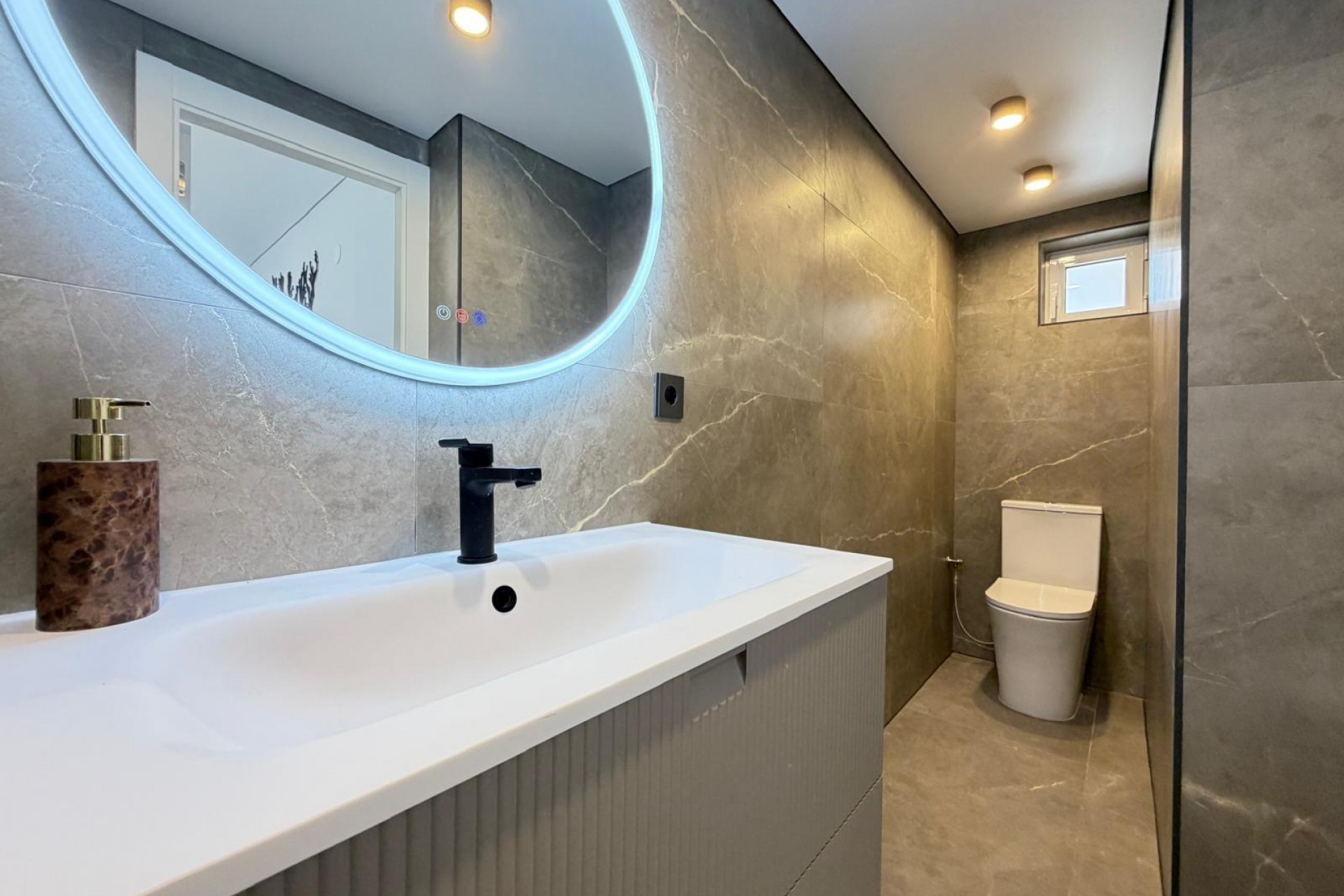 Resale - Apartment -
Torrevieja - Punta Prima