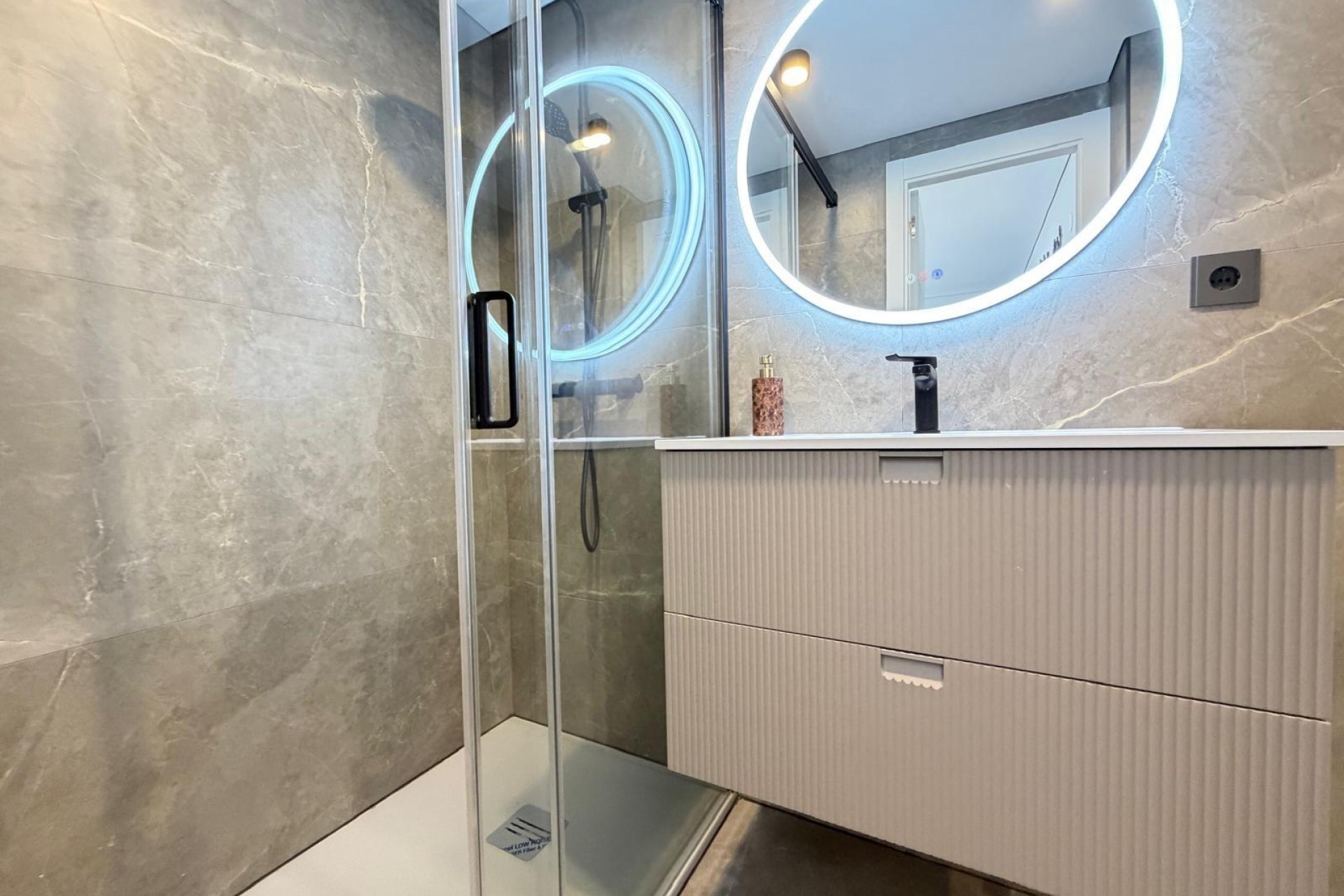 Resale - Apartment -
Torrevieja - Punta Prima