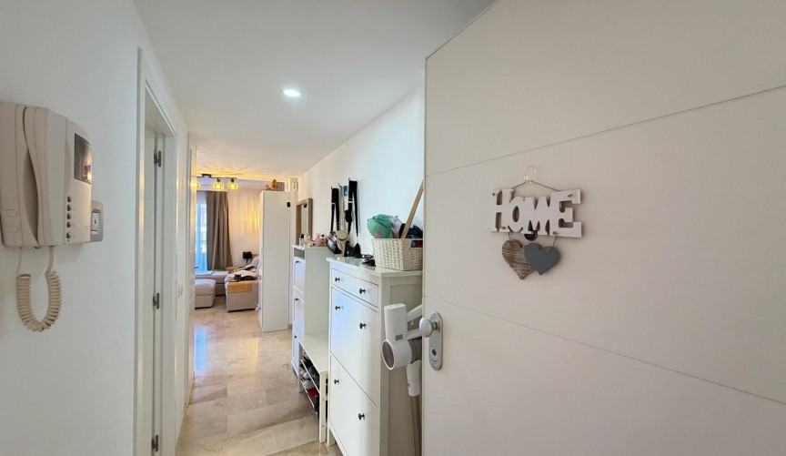 Resale - Apartment -
Torrevieja - Punta Prima