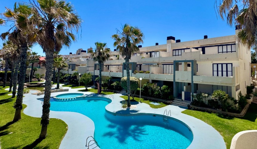 Resale - Apartment -
Torrevieja - Torre La Mata