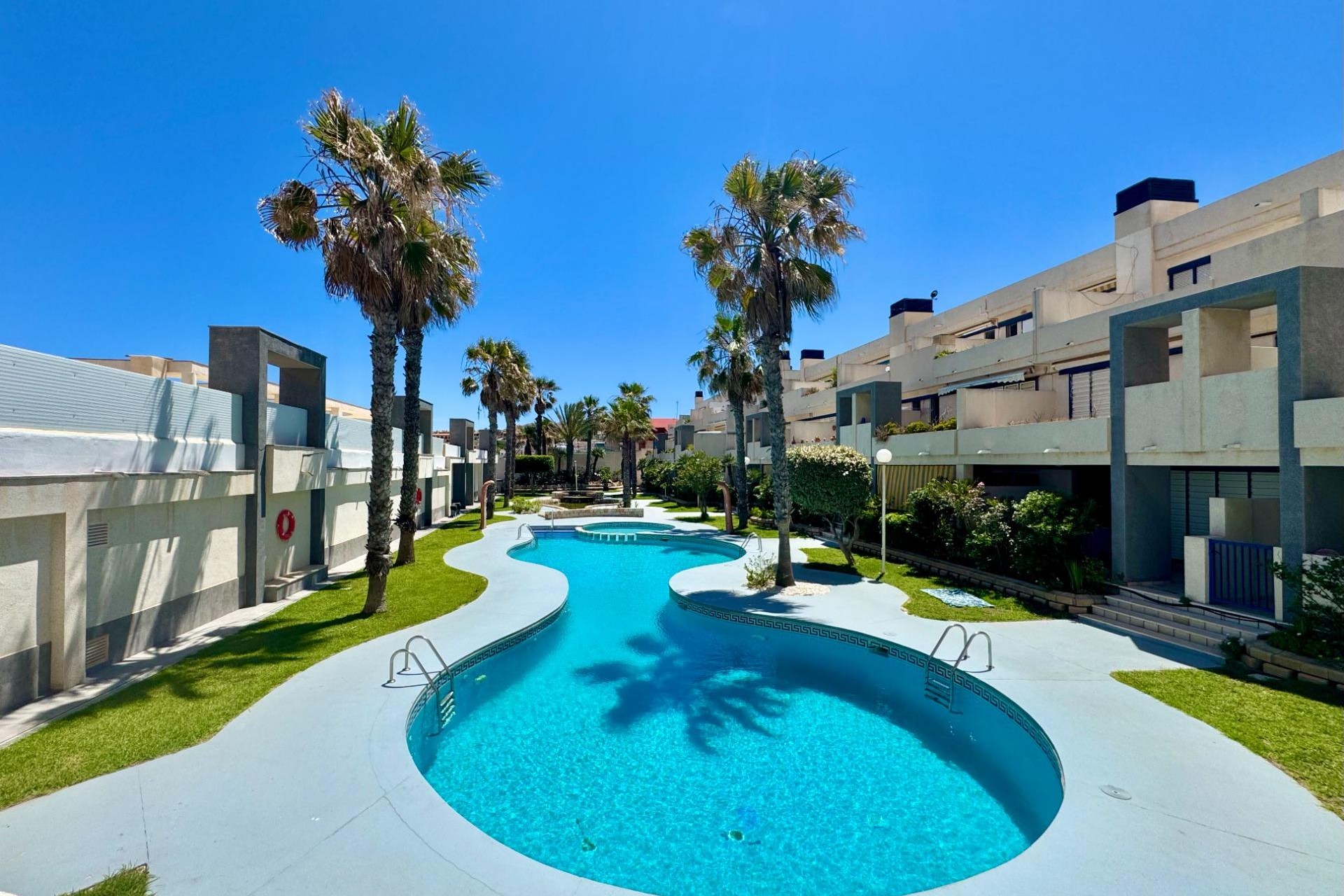 Resale - Apartment -
Torrevieja - Torre La Mata
