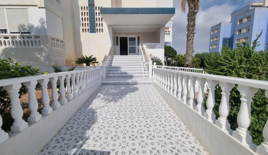 Resale - Apartment -
Torrevieja - Torreblanca