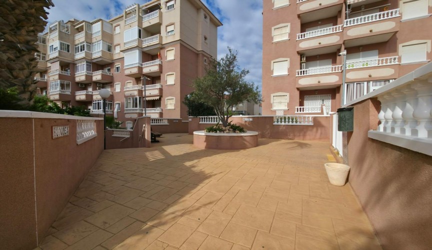Resale - Apartment -
Torrevieja - Torreblanca