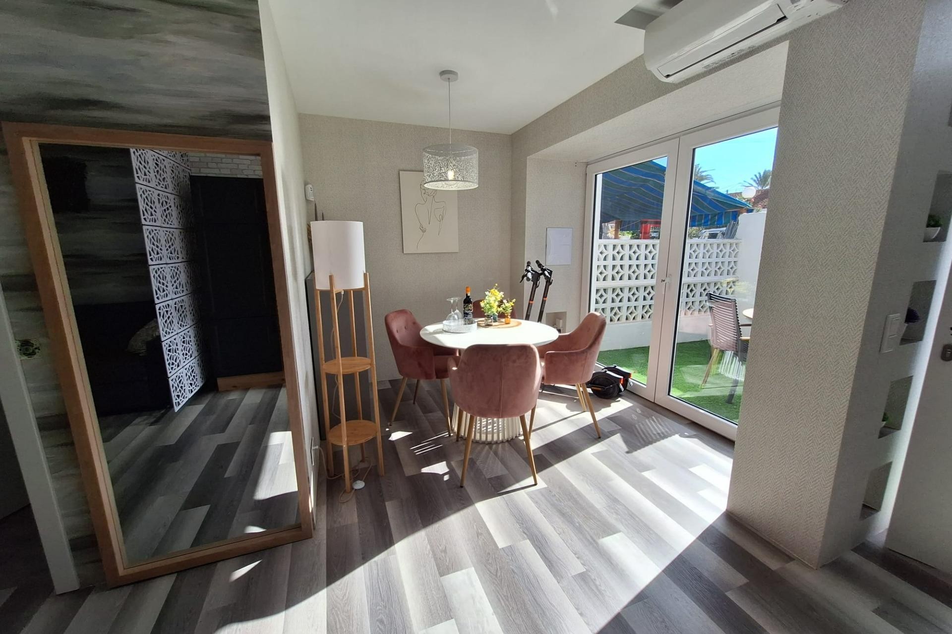 Resale - Apartment -
Torrevieja - Torretas