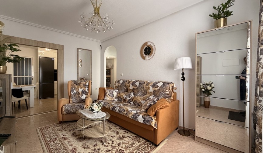 Resale - Apartment -
Torrevieja - Urb. Calas Blancas III