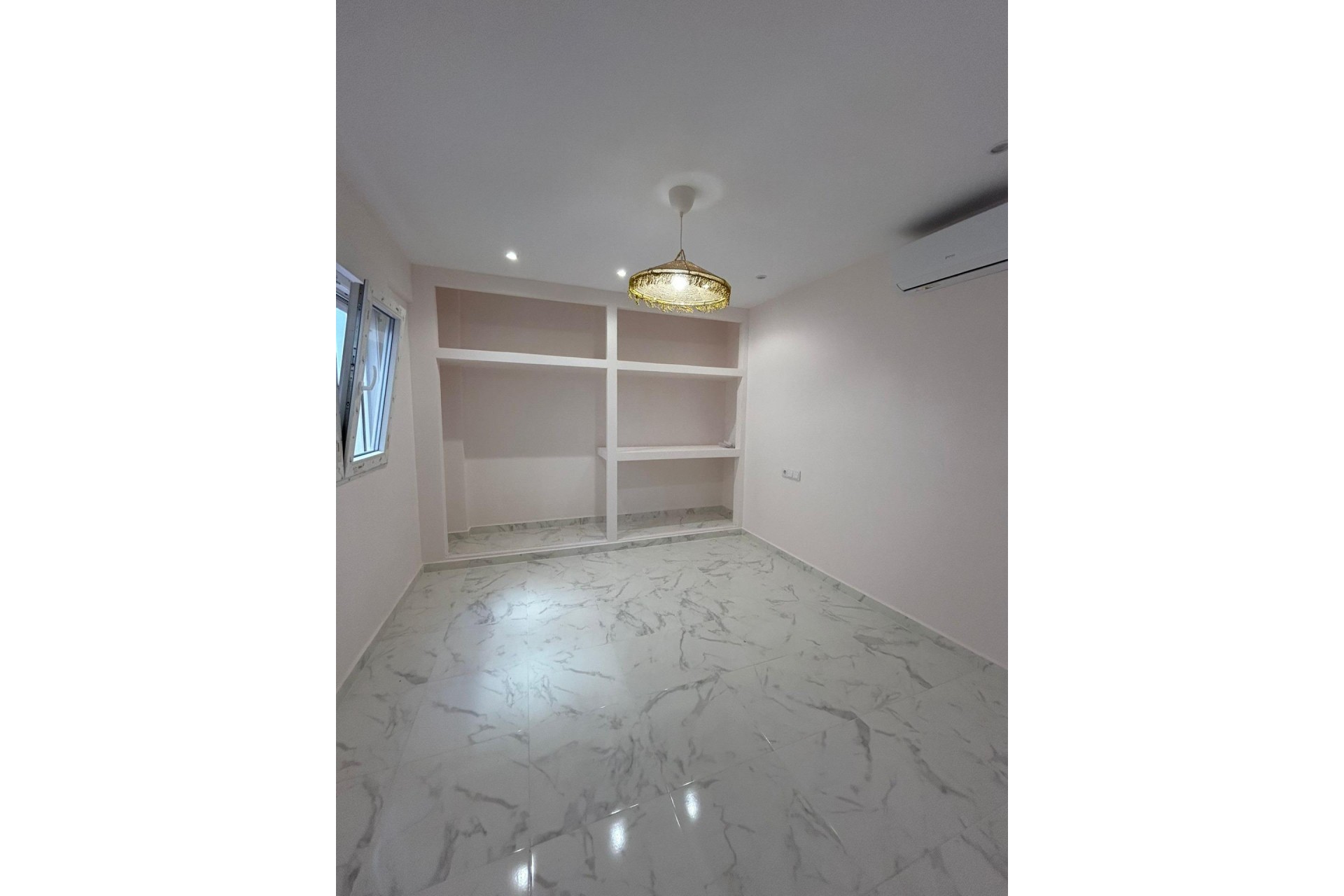 Resale - Apartment -
Torrevieja
