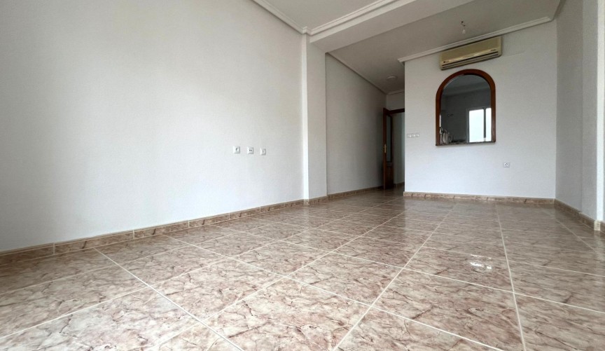 Resale - Apartment -
Torrevieja