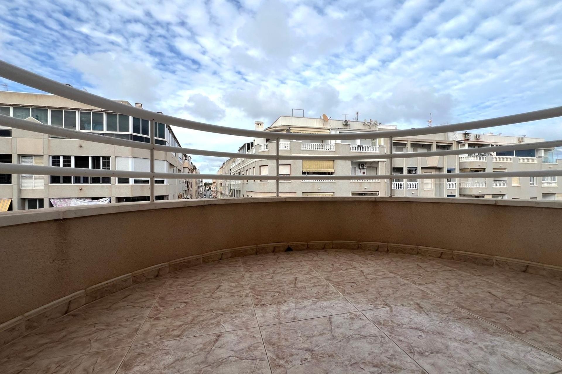 Resale - Apartment -
Torrevieja
