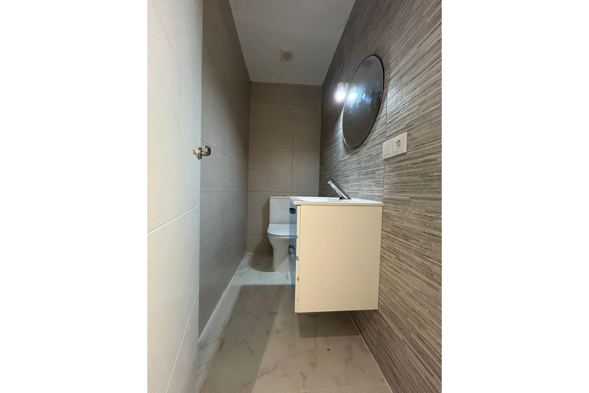 Resale - Apartment -
Torrevieja