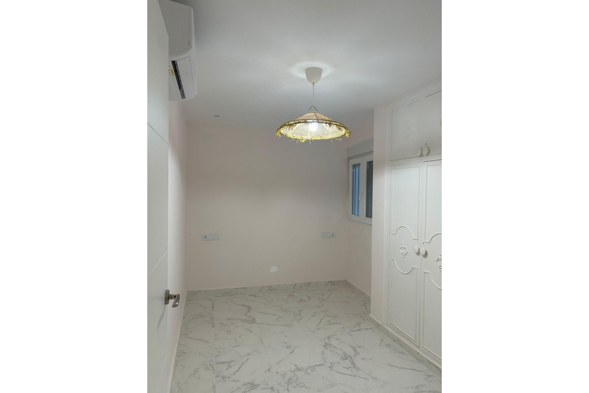 Resale - Apartment -
Torrevieja