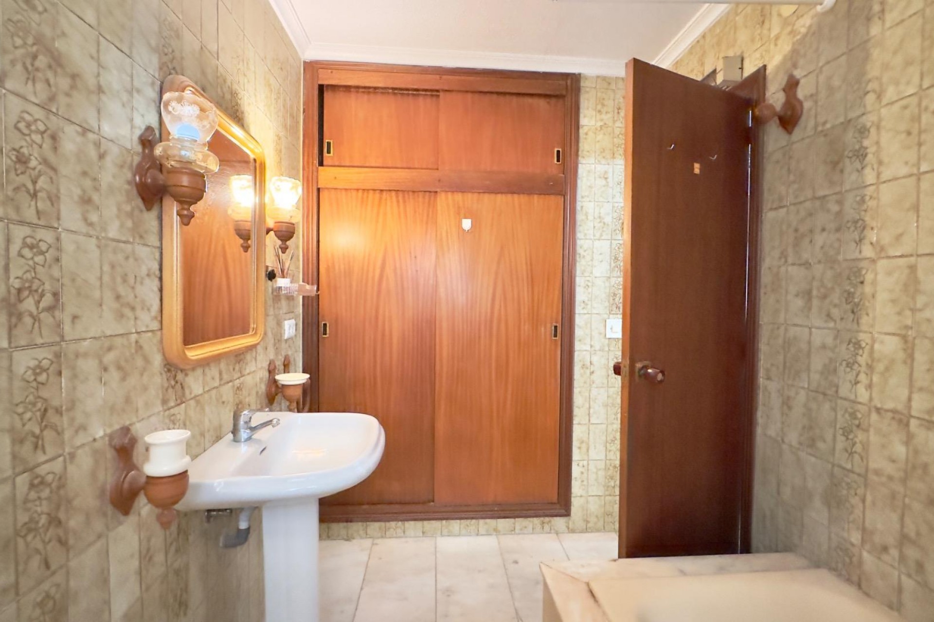 Resale - Apartment -
Torrevieja