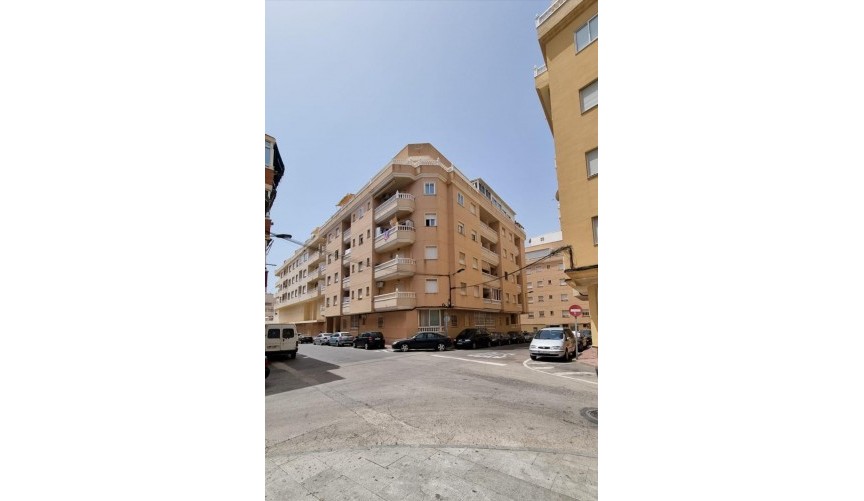 Resale - Apartment -
Torrevieja
