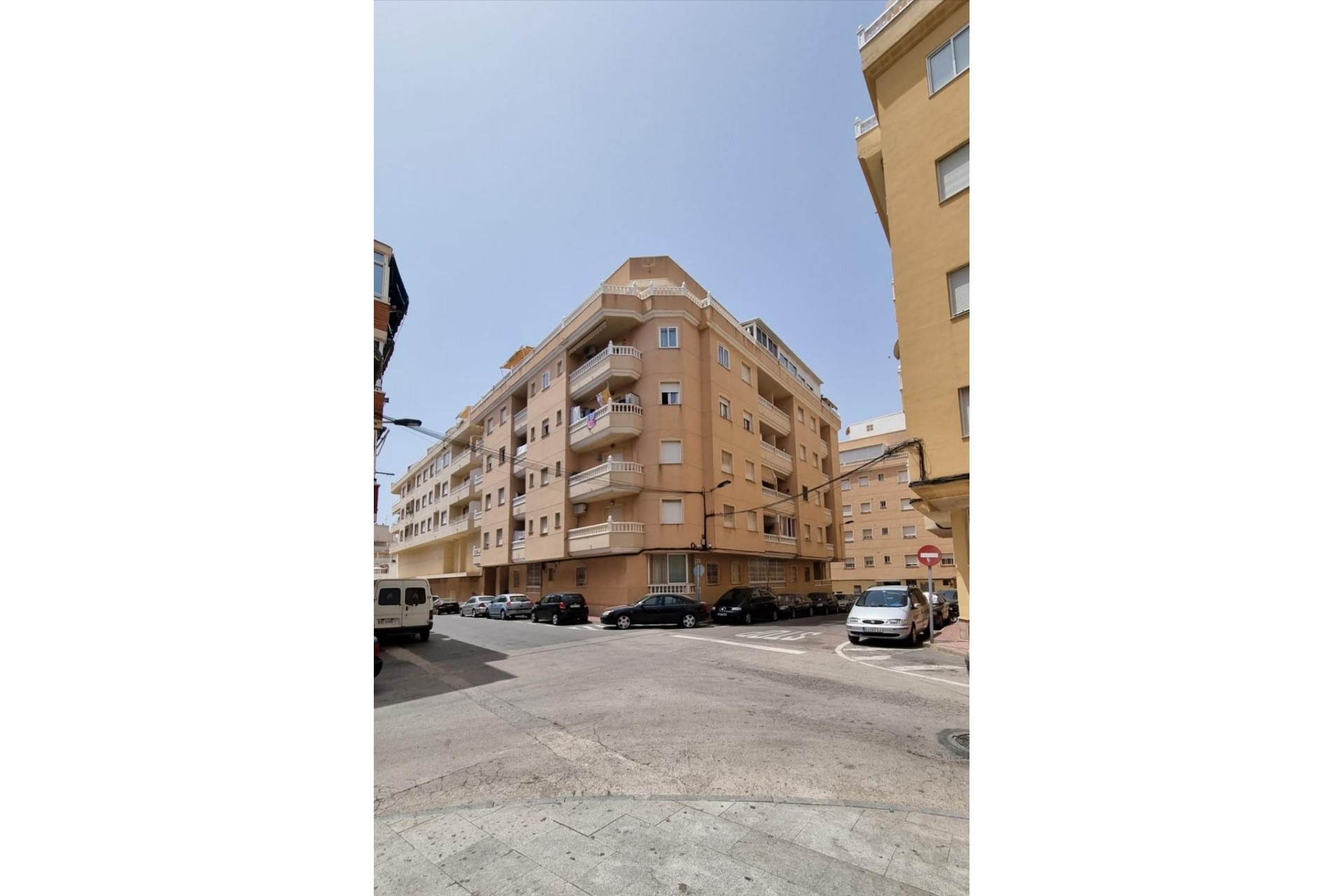 Resale - Apartment -
Torrevieja