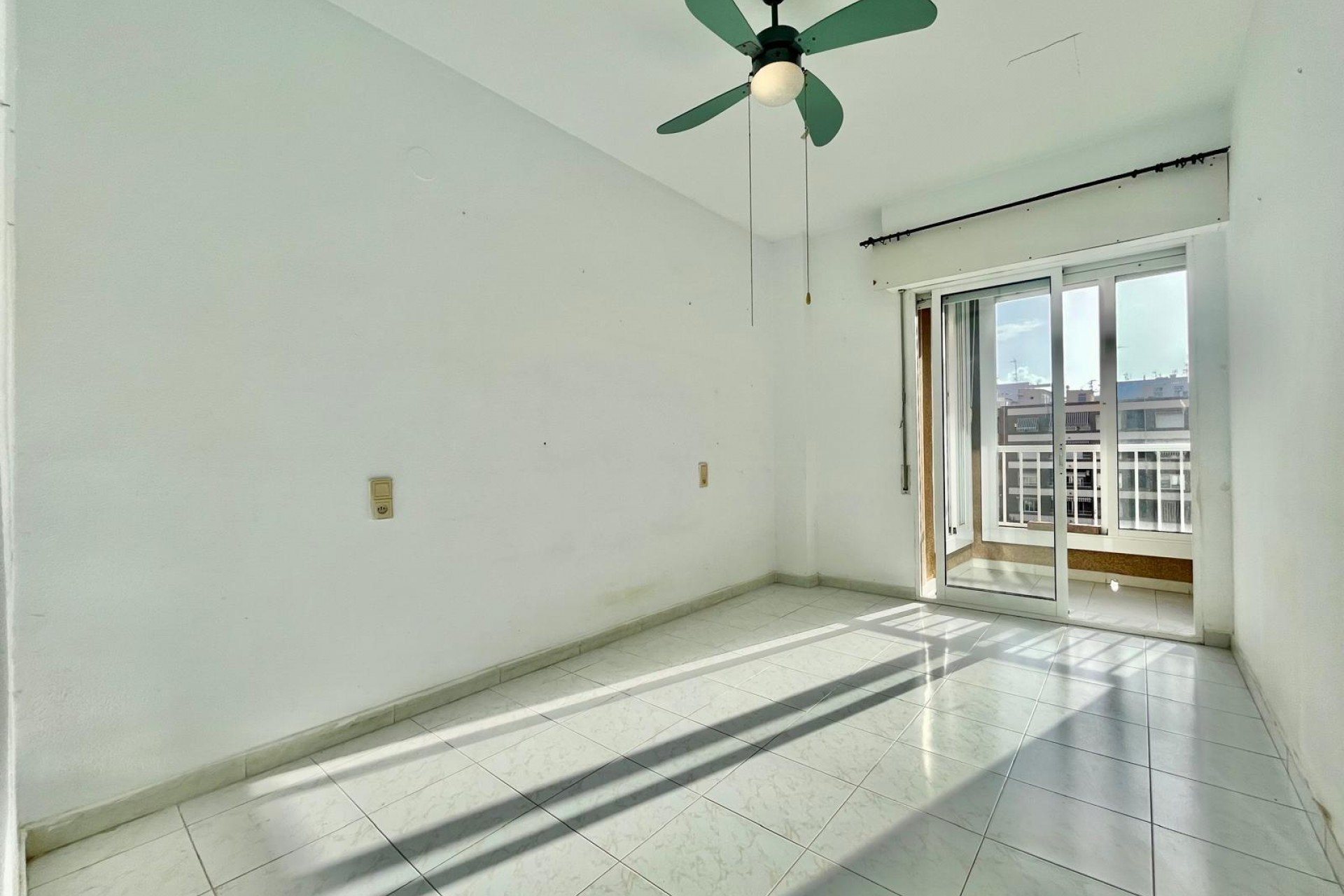 Resale - Apartment -
Torrevieja