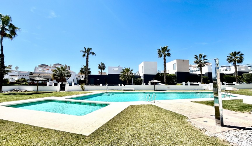 Resale - Apartment -
Villamartin - Costa Blanca