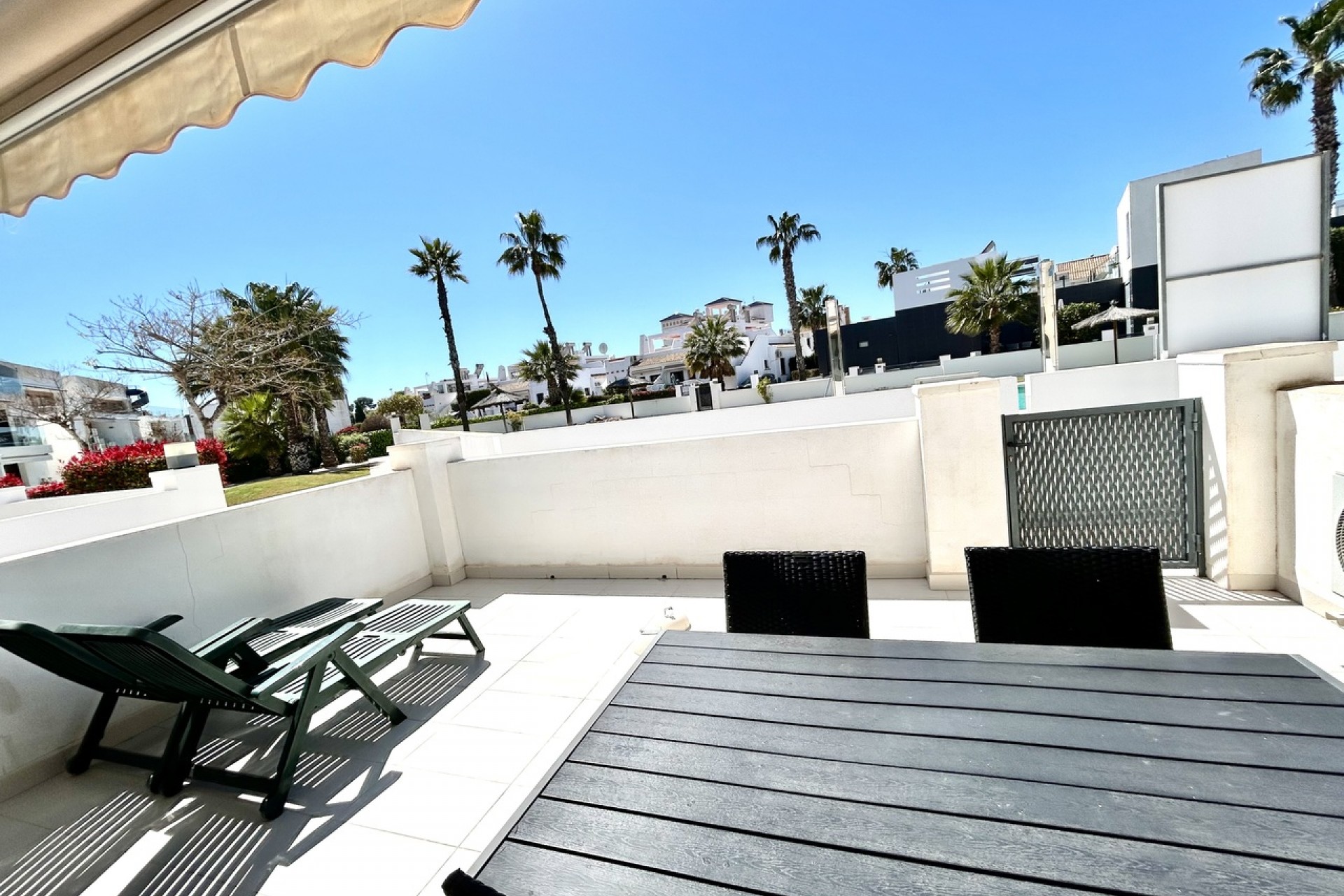Resale - Apartment -
Villamartin - Costa Blanca