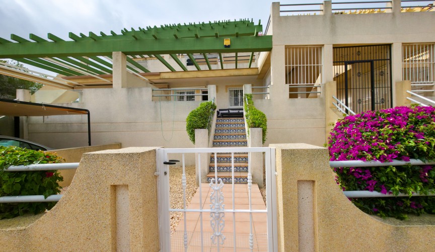 Resale - Apartment -
Villamartin - Costa Blanca
