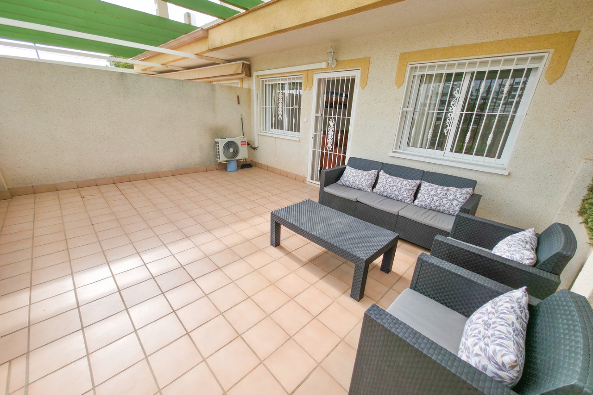 Resale - Apartment -
Villamartin - Costa Blanca