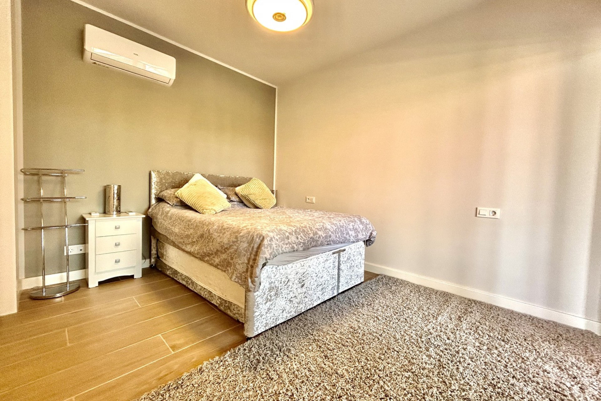 Resale - Apartment -
Villamartin - Costa Blanca