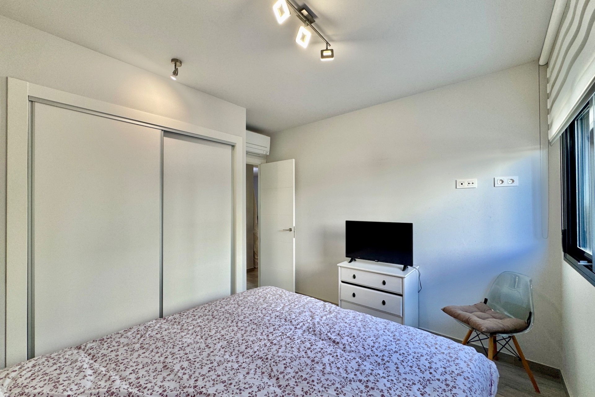 Resale - Apartment -
Villamartin - Costa Blanca