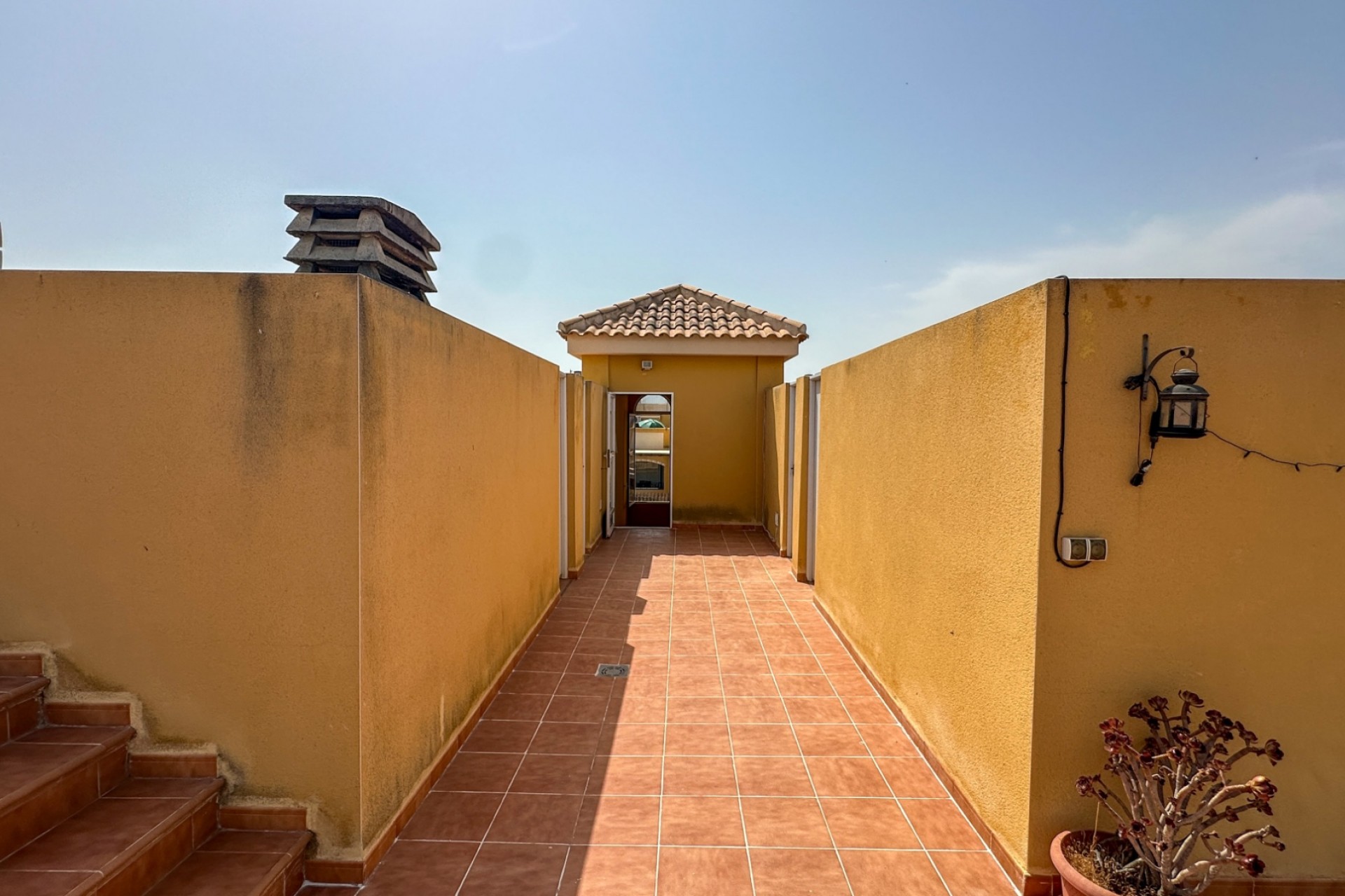 Resale - Bungalow -
Daya Nueva - Costa Blanca