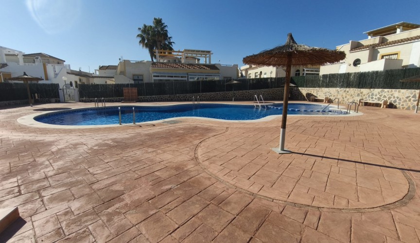 Resale - Bungalow -
Orihuela Costa - Costa Blanca