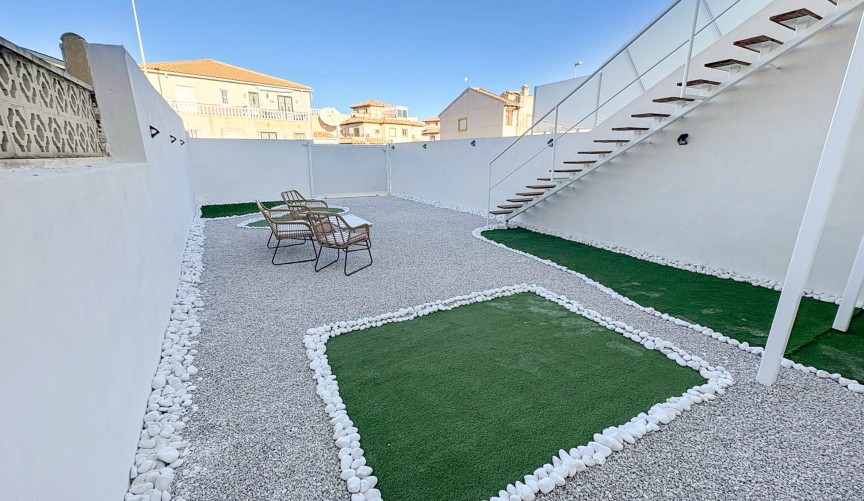 Resale - Bungalow -
Orihuela Costa - Costa Blanca