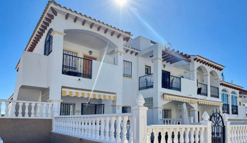 Resale - Bungalow -
Orihuela Costa - Costa Blanca