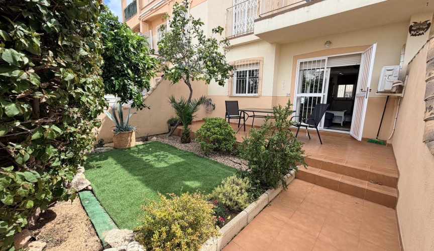 Resale - Bungalow -
Orihuela Costa - Costa Blanca