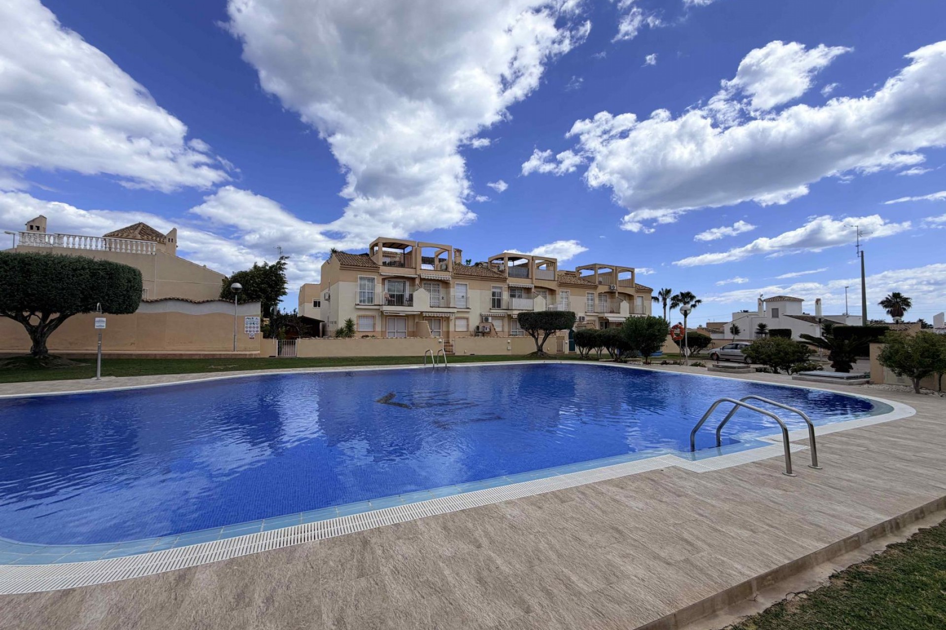 Resale - Bungalow -
Orihuela Costa - Costa Blanca